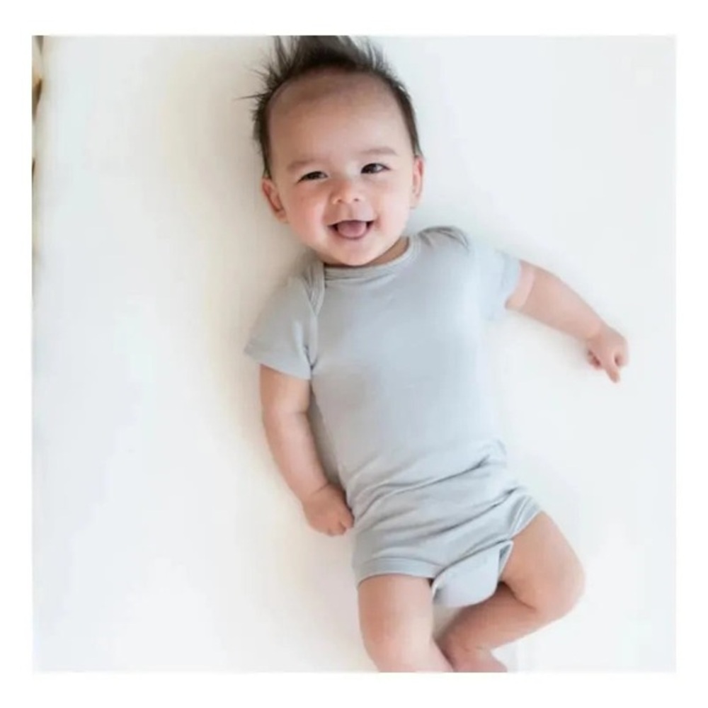 KYTE BABY - BABY NEUTRAL BODYSUIT IN STORM